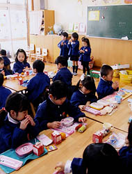 幼稚園の昼食